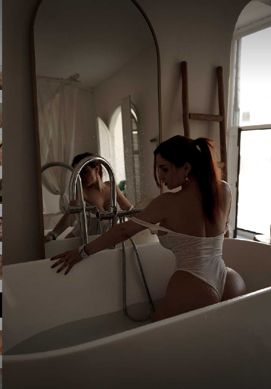 A playful frame from Miranda Faith nude — online in Dnepropetrovsk