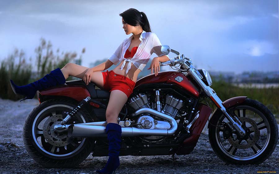 Beautiful girls and motorcycles in Dnepropetrovsk