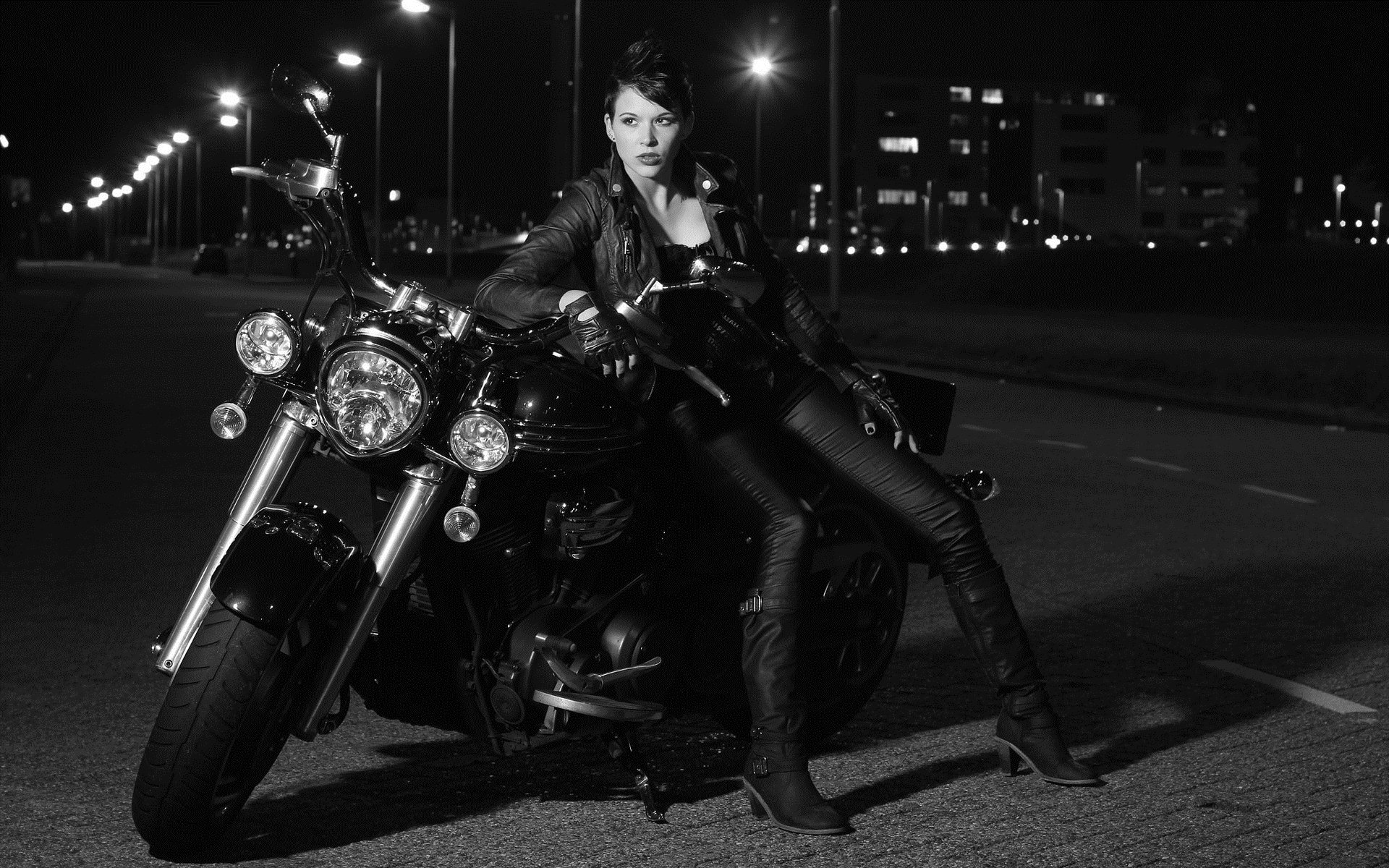 Photo Beautiful girls and motorcycles in Dnepropetrovsk